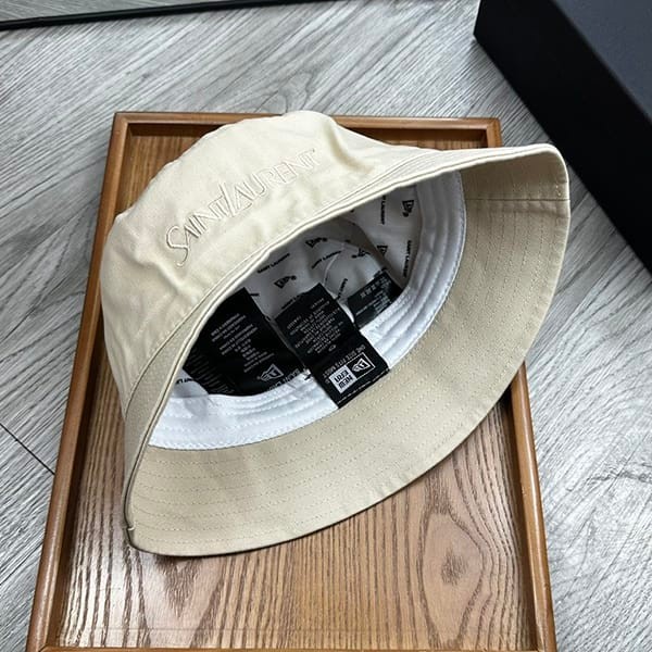 人気急上昇サンローラン×NEWERA ロゴ刺繍 バケットハット レプリカ Sap13037